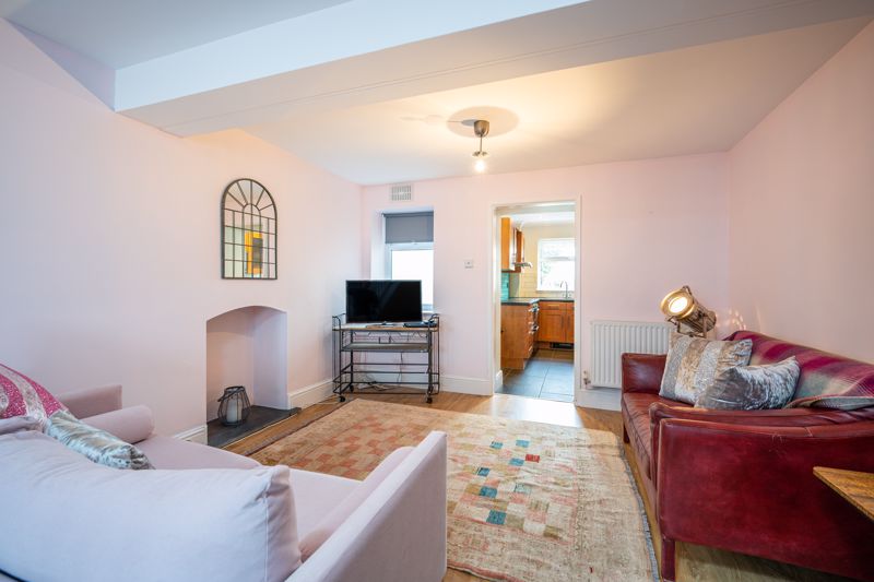 Sitting Room- click for photo gallery